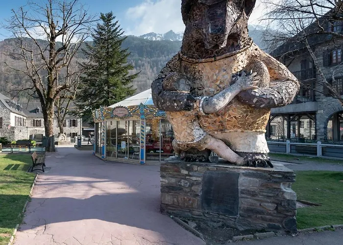 4 Pers. Avec Balcon, Parking Privé Et Casier à Skis, Proche Centre Saint-lary - Fr-1-296-220