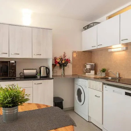 4 Pers. Avec Balcon, Parking Prive Et Casier A Skis, Proche Centre Saint-lary - Fr-1-296-220 Apartment *